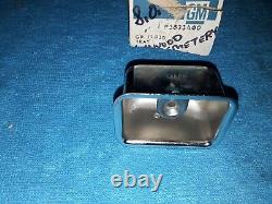 Nos Gm 1963-75 Corvette Ash Tray 64 65 66 67 68 69 70 71 72 427 L78 L88 396 Lt1